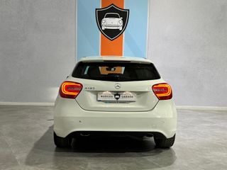 Mercedes-Benz A-Klasse A 180 Urban *NACIONAL*