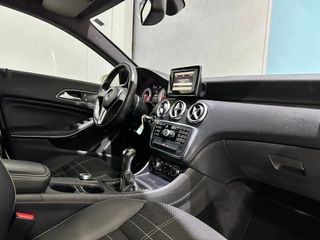 Mercedes-Benz A-Klasse A 180 Urban *NACIONAL*