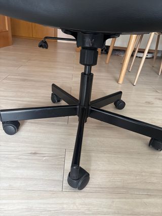 Silla de oficina con reposabrazos