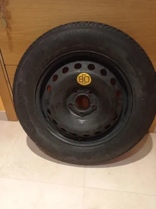 Rueda de repuesto coche