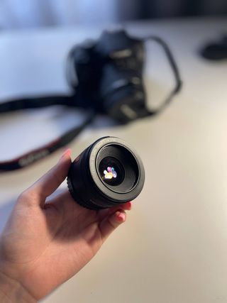 Cámara Canon EOS 2000D Negra