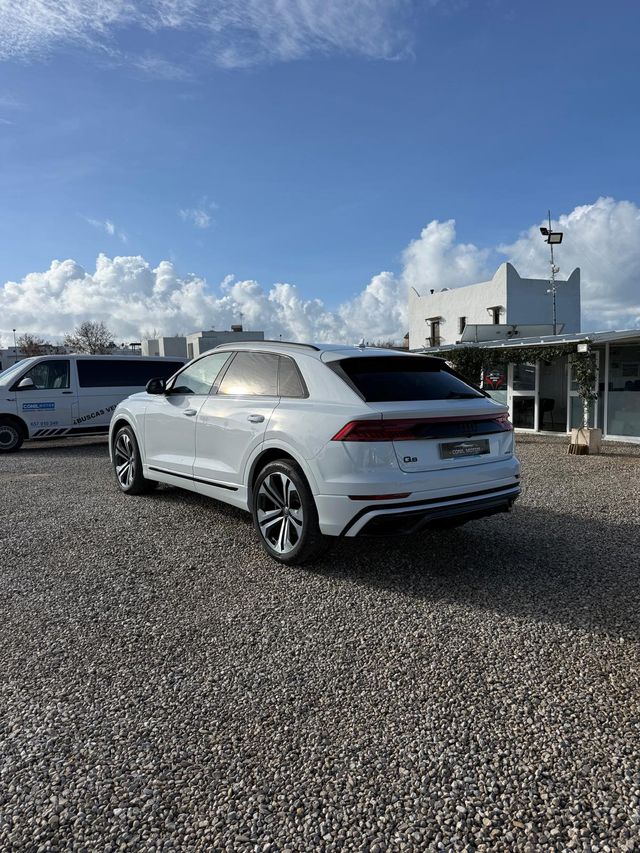 AUDI Q8 Black line 50 TDI quattro tiptron