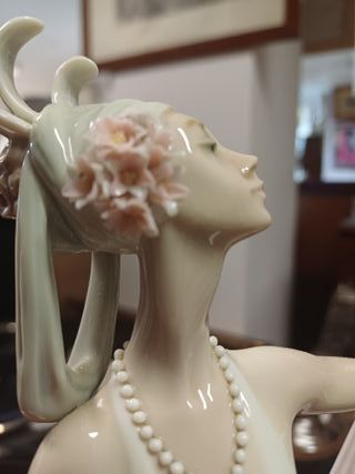 Lladro Grand Dame Dama Porcelana