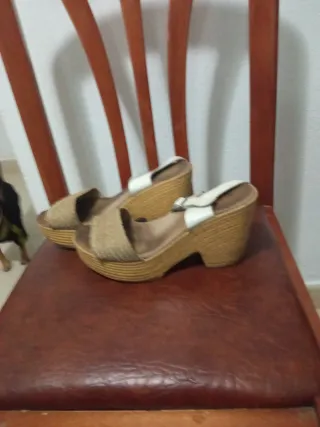 Zapatos de tacón  10€ LOS TRES PARES