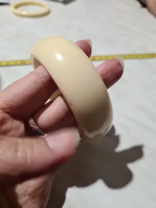 Grosso bracciale beige/bianco