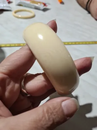 Grosso bracciale beige/bianco