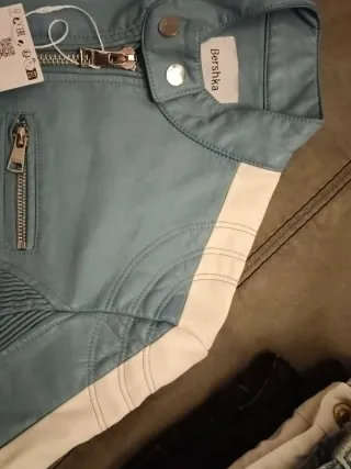 Chaqueta motera chica azul y blanco