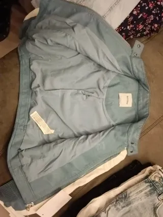 Chaqueta motera chica azul y blanco