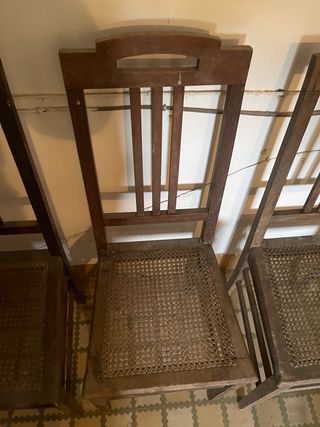 Juego de 3 sillas antiguas de madera 25 euros