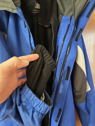 Chaqueta The North Face azul y gris