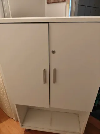 Muebles blancos recibidor/baño