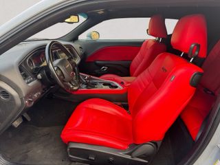 Dodge Challenger SXT RWD