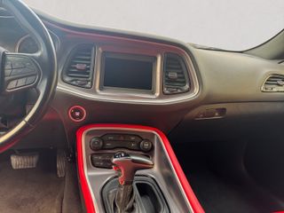 Dodge Challenger SXT RWD