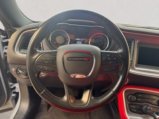 Dodge Challenger SXT RWD