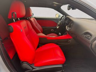 Dodge Challenger SXT RWD