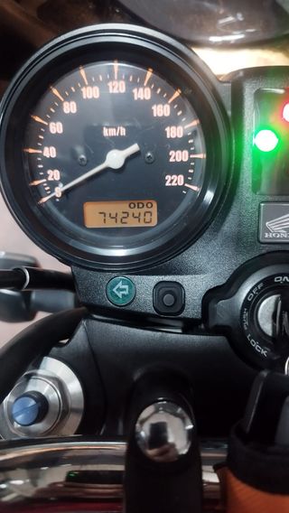 Honda CBF 600 Naked Roja