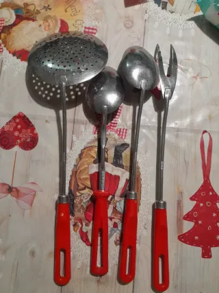 Set Utensili Cucina Rossi e Argento