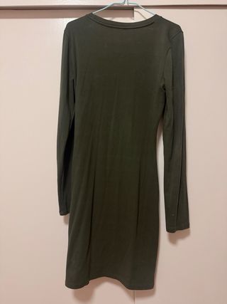 Vestido Zara manga larga verde caqui
