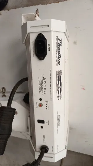 1 foco Iluminación Profesional Phantom 1000w