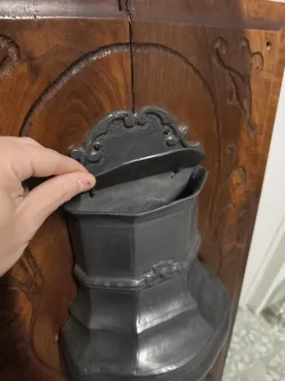 Fuente o aguamanil antiguo