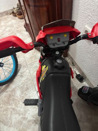 Moto Eléctrica Infantil Roja, Linares Jaén
