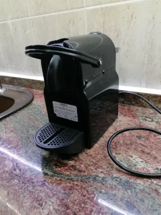 Cafetera Nespresso DeLonghi Cápsulas