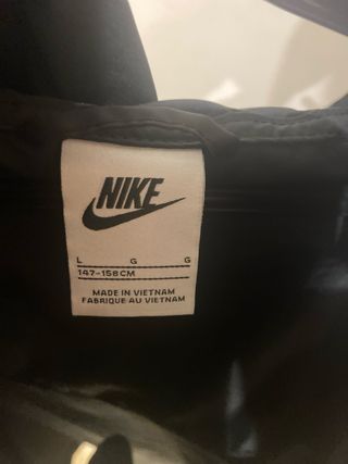 Chaqueta cortavientos Nike negra Talla L niño