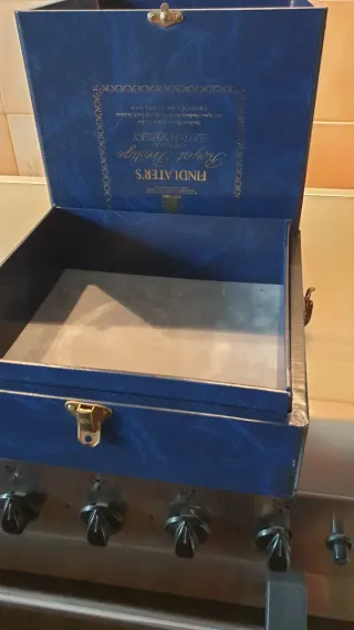 Caixa vintage Findlater's Royal Prestige