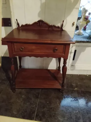 Mesilla antigua castaño