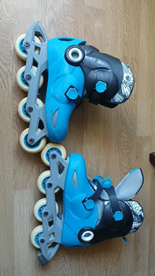 Patines en línea azules
