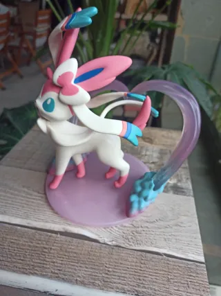 Figura Sylveon Pokémon