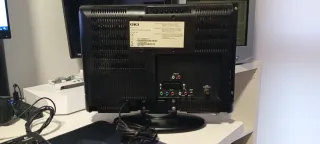 Tele LCD OKI 16 pulgadas para espacios reducidos.