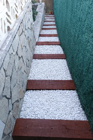 DISEÑOS CON PIEDRA DECORATIVA