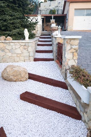 DISEÑOS CON PIEDRA DECORATIVA