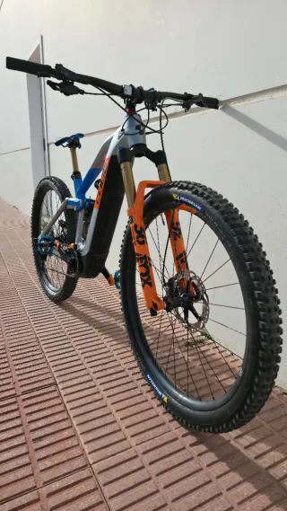 Cube stereo hybrid hpc action team carbono 2020