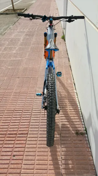 Cube stereo hybrid hpc action team carbono 2020