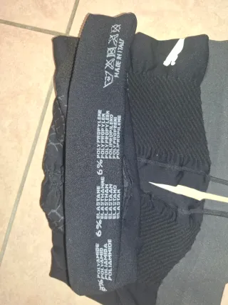 Pantaloncini Puma attillati corsa con zip