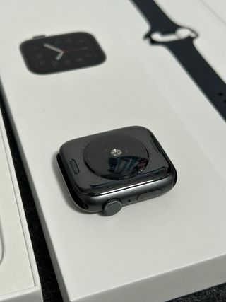 Apple Watch SE 44mm Space Gray