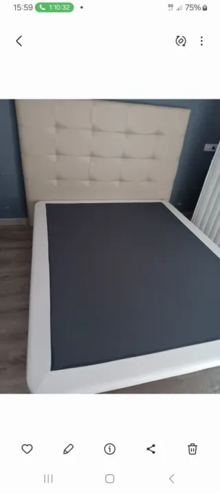 Cabecero piel beige y canapé matrimonio