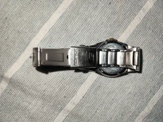 Reloj Casio Edifice Negro y Plateado