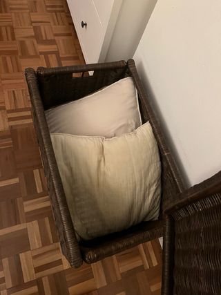 Baúl de mimbre marrón