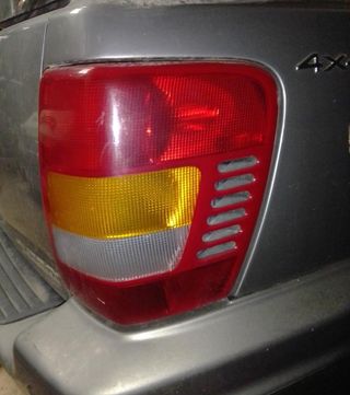 Pilotos Traseros Cherokee 2000