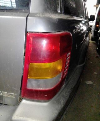 Pilotos Traseros Cherokee 2000