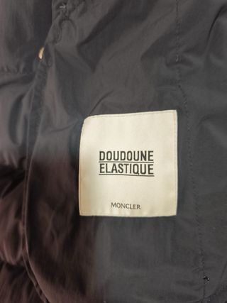 Plumón Moncler Mujer negro talla 2