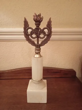 Trofeo Antorcha Olímpica y Anillos