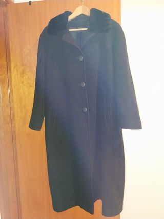 Abrigo negro mujer cuello pelo