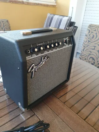Amplificador Guitarra Fender Frontman 15G