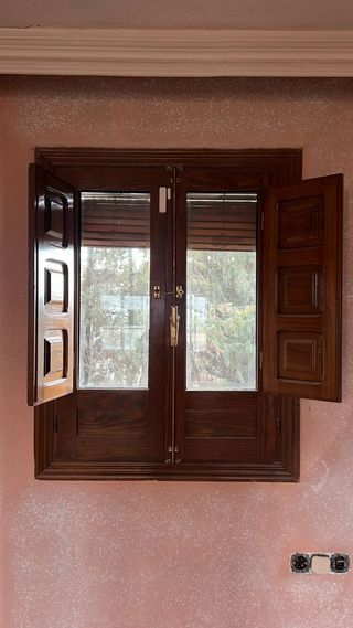 Ventana madera maciza doble acristalamiento