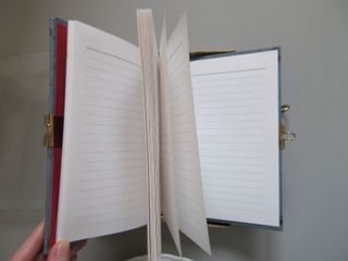 Piatto e quaderno Foxwood Tales Wedgwood