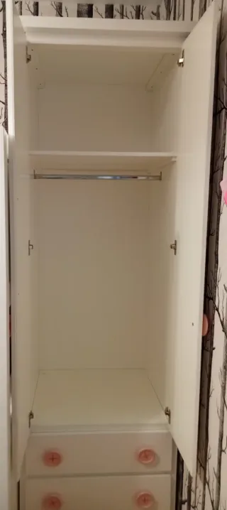 Armario juvenil e infantil blanco con tiradores